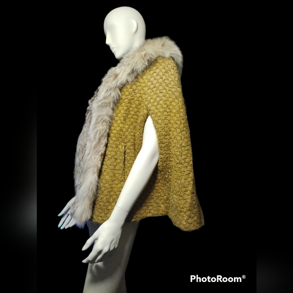 Vintage 100% Wool with Fur Jacket 🧥 no sleeves Size M - Picture 7 of 12